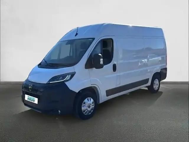 Blanc Nouvelle 2025 Peugeot Boxer S Van | 52 594 € - Image 1/4