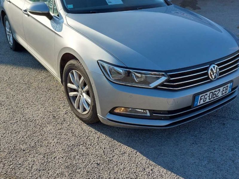Gris Utilisé 2019 VW Passat Berline | 22 490 € (Bon prix) - Image 1/4