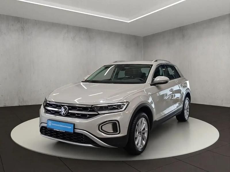 Gris Utilisé 2025 VW T-Roc Style SUV | 30 400 € (Prix juste) - Image 1/4
