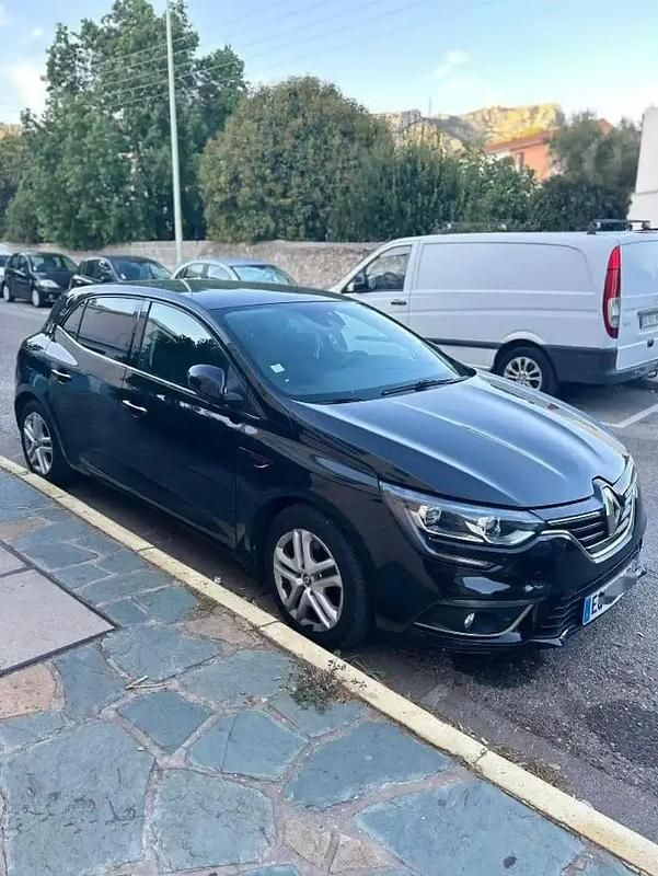 Noir Utilisé 2017 Renault Mégane IV LIMITED Berline | 6 700 € - Image 1/4