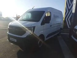 Blanc mineral Nouvelle 2025 Renault Master Berline | 60 384 €