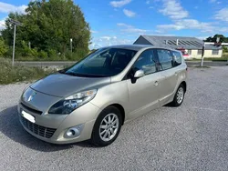Utilisé 2010 Renault Grand Scénic III Monospace | 3 700 € (Prix juste)