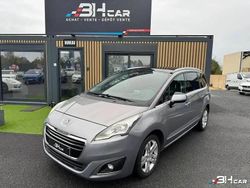 Gris Utilisé 2016 Peugeot 5008 Allure Monospace | 10 490 € (Prix juste)