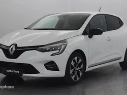 Blanc Utilisé 2023 Renault Clio V Evolution Berline | 17 999 € (Prix juste)