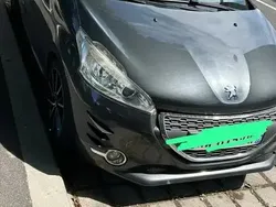 Utilisé 2013 Peugeot 208 Allure Citadine | 5 600 € (Bon prix)