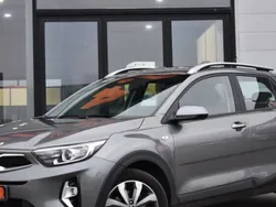 Gris Utilisé 2023 Kia Stonic Active SUV | 19 990 € (Prix assez cher)