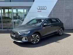 Gris manhattan métallisé Utilisé 2025 Audi A3 e-tron Design Citadine | 51 990 €
