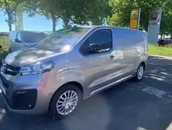 Gris acier Nouvelle 2025 Opel Vivaro-e Combi Van | 31 200 € (Bon prix)