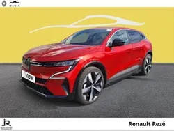Rouge Utilisé 2022 Renault Mégane Techno SUV | 27 990 € (Prix juste)