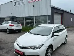 Blanc Utilisé 2016 Toyota Auris Hybrid Berline | 10 999 € (Bon prix)