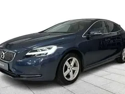 Bleu Utilisé 2018 Volvo V40 Break | 15 900 € (Prix juste)
