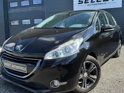 Noir Utilisé 2014 Peugeot 208 Active Citadine | 6 950 € (Prix juste)