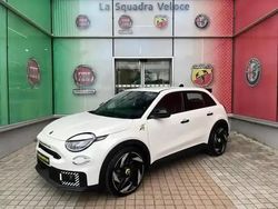 Blanc Nouvelle 2025 Abarth 600e Turismo SUV | 27 990 €
