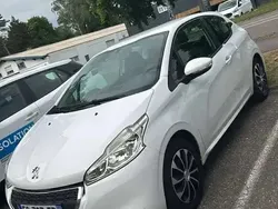 Utilisé 2014 Peugeot 208 Citadine | 4 500 € (Bon prix)
