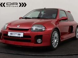 Rouge Utilisé 2002 Renault Clio II Citadine | 45 995 €