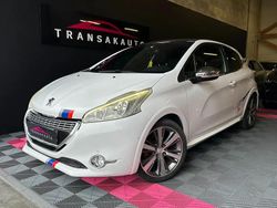Blanc Utilisé 2015 Peugeot 208 Citadine | 7 990 € (Prix juste)