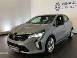 Utilisé 2024 Renault Clio V Evolution Berline | 15 999 € (Prix juste)