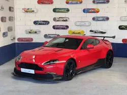 Rouge Utilisé 2017 Aston Martin Vantage Coupé | 233 900 €