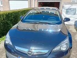 Noir Utilisé 2015 Opel Astra GTC Edition Berline | 12 000 €