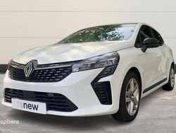 Utilisé 2024 Renault Clio V Evolution Berline | 15 499 € (Bon prix)