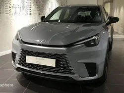 Gris Utilisé 2024 Lexus LBX SUV | 33 399 € (Prix juste)