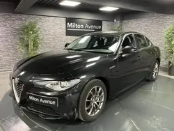 Noir Utilisé 2020 Alfa Romeo Giulia Super Berline | 17 990 € (Prix assez cher)