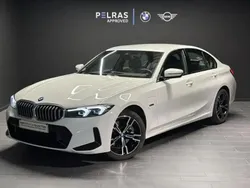Blanc Utilisé 2023 BMW 330 M Sport Berline | 45 990 € (Prix assez cher)