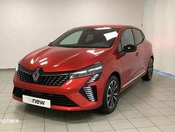 Rouge Utilisé 2024 Renault Clio V Techno Berline | 22 799 € (Prix juste)