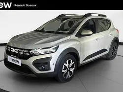 Gris Utilisé 2024 Dacia Sandero Expression Citadine | 16 690 € (Prix juste)