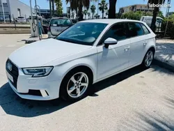 Blanc Utilisé 2016 Audi A3 Sportback Ambition Berline | 16 990 € (Prix juste)