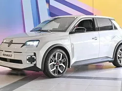 Blanc Nouvelle 2025 Renault R5 Techno Citadine | 34 000 €