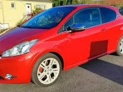 Rouge Utilisé 2013 Peugeot 208 GTi Citadine | 8 750 € (Prix juste)