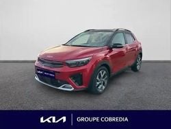 Rouge grenadine métallisé / toit noir Occasion 2022 Kia Stonic GT-Line SUV | 19 490 € (Prix juste)