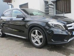 Noir Occasion 2015 Mercedes GLA200 Business SUV | 19 000 € (Prix cher)
