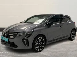 Gris Nouvelle 2025 Mitsubishi Colt Intense Berline | 22 299 € (Prix assez cher)