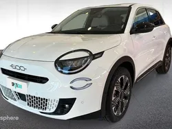 Blanc Utilisé 2025 Fiat 600E La Prima SUV | 30 490 € (Prix juste)