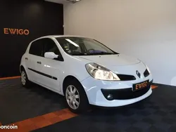 Blanc Utilisé 2009 Renault Clio II Berline | 6 390 € (Prix cher)