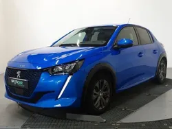 Vert Utilisé 2021 Peugeot e-208 Allure Citadine | 16 790 € (Prix juste)