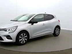 Gris Utilisé 2023 Renault Clio V Evolution Citadine | 15 990 € (Prix juste)