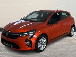 Orange Utilisé 2023 Renault Clio V Evolution Berline | 15 499 € (Prix juste)