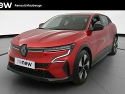 Rouge Utilisé 2023 Renault Mégane Equilibre Berline | 19 999 € (Prix juste)