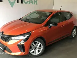 Orange Utilisé 2024 Renault Clio V Evolution Berline | 16 499 € (Prix juste)