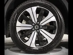 Noir Utilisé 2023 Volvo XC40 Plus SUV | 39 900 € (Prix juste)