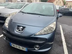 Gris Utilisé 2007 Peugeot 207 Berline | 850 €
