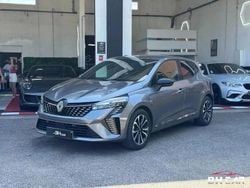 Gris Utilisé 2024 Renault Clio V Techno Berline | 21 480 € (Prix assez cher)