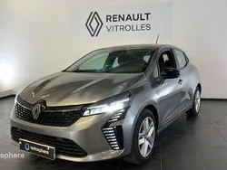 Gris Nouvelle 2024 Renault Clio V Evolution Berline | 16 499 € (Super prix)