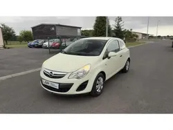 Blanc Utilisé 2012 Opel Corsa Color Edition Berline | 4 290 € (Prix juste)