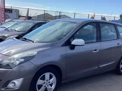 Utilisé 2010 Renault Grand Scénic III Dynamique Monospace | 5 900 € (Prix assez cher)