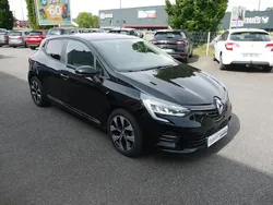 Noir Utilisé 2023 Renault Clio V Evolution Berline | 17 990 € (Prix juste)