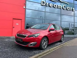 Rouge Utilisé 2016 Peugeot 308 Berline | 9 900 € (Prix assez cher)
